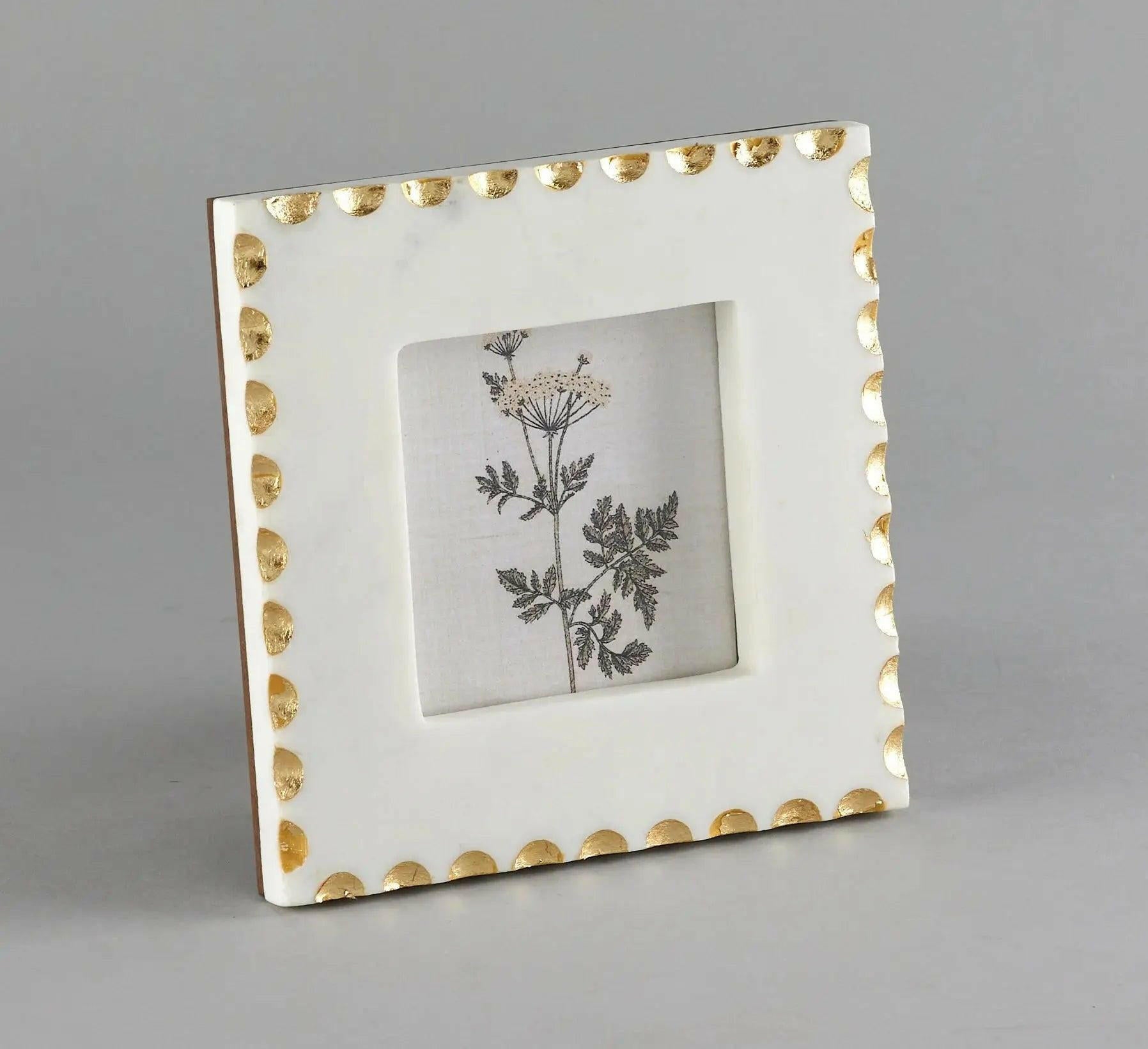 Diana Scalloped Marble Photo Frame – Classic Photo Frame.